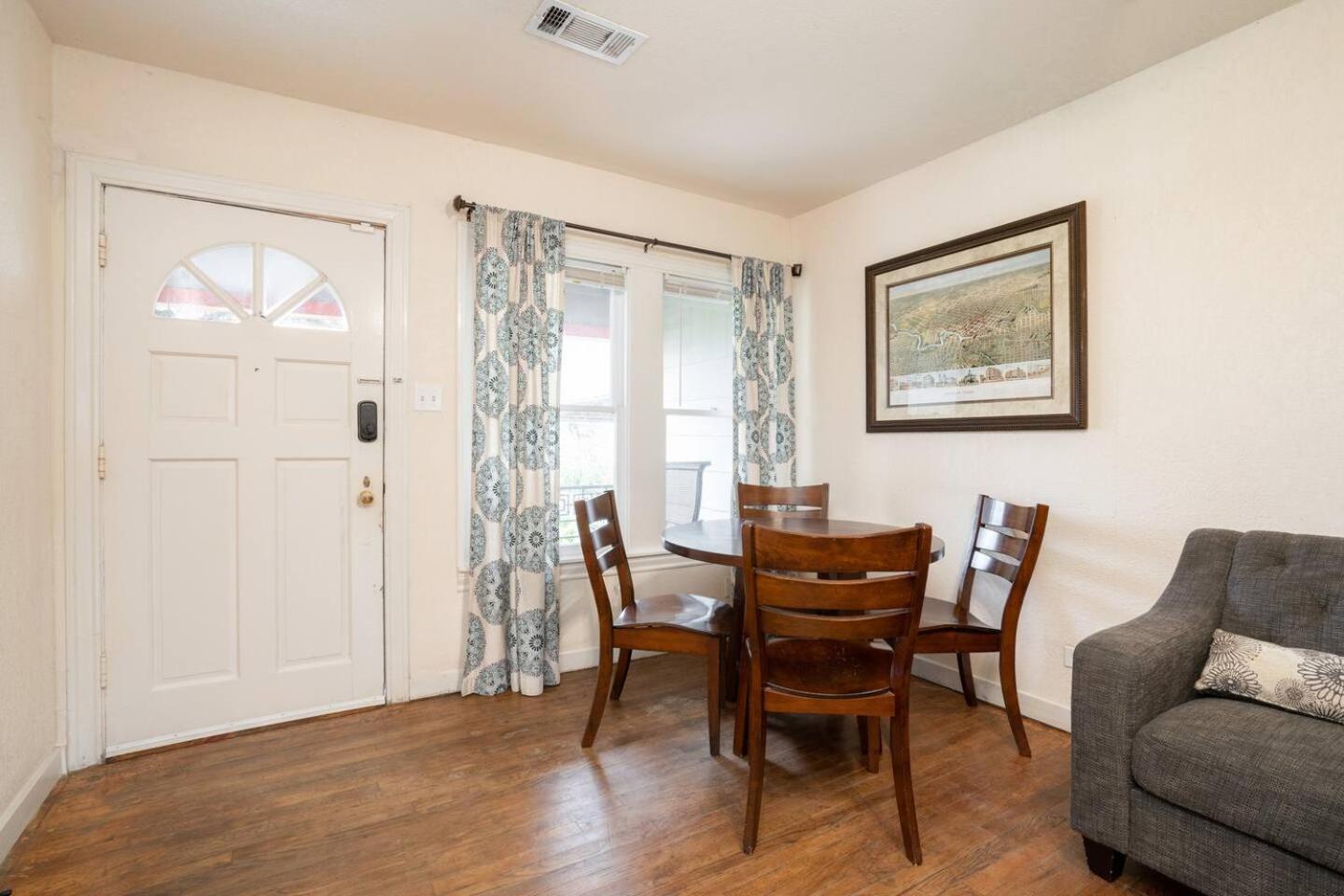 Holiday home The Harby House - Close To U Of H, Downtown, Stadiums, Med Center Houston